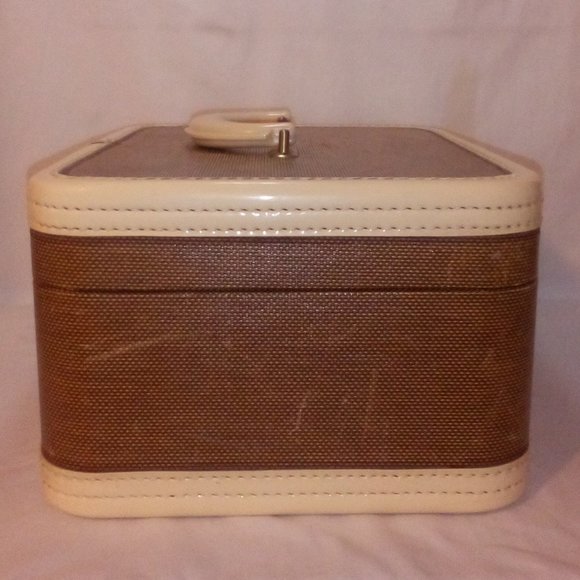 Train Travel Case:  Vintage Strat-O-Way Luxury Luggage.  Seattle - Picture 8 of 12